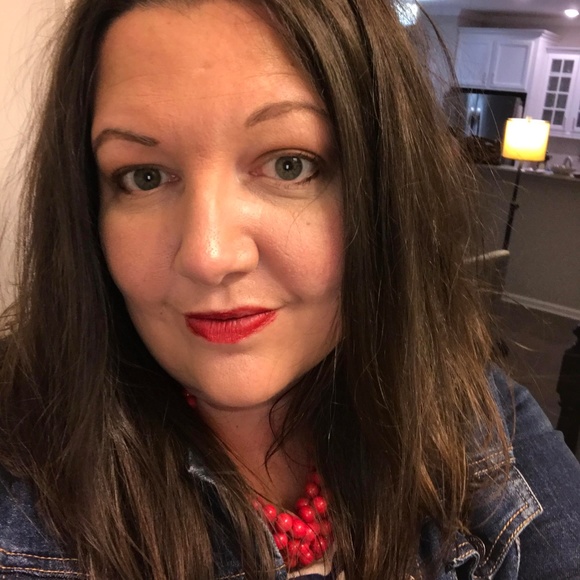 Meet your Posher, Rachel - Picture 1 of 2